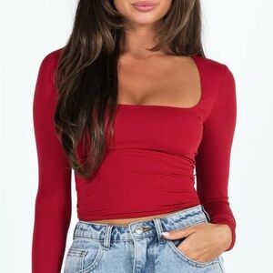 Red sculpt long sleeve